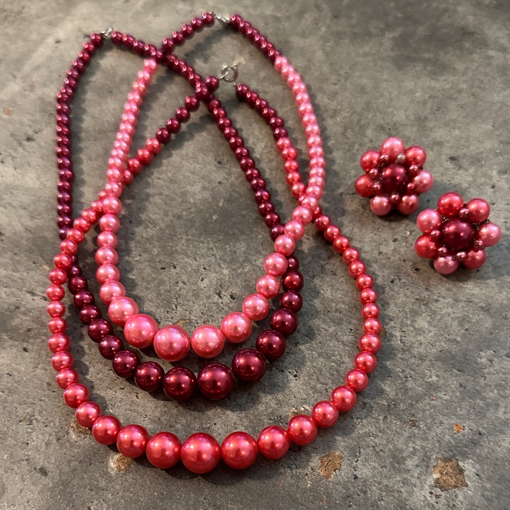 Vintage Elegant Pink Pearl Necklace and Earring Set